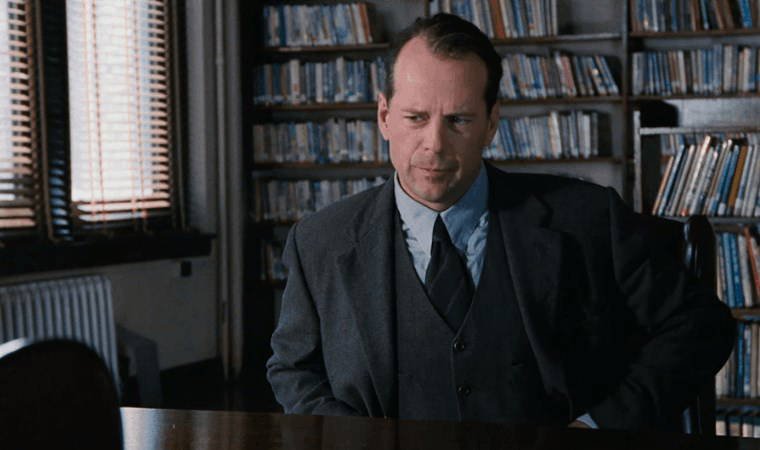 Son Jeneriklerde Bile Bizi Şaşırtan 10 Unutulmaz Kurgu Dünyası