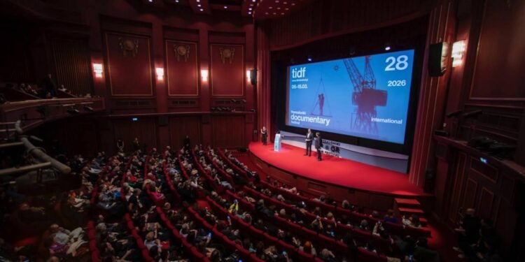 Uluslararası Yarışma ve Altın İskender Onur Ödülleri: Belgesellerin Öyküsü, Jüri ve Öne Çıkan Filmler