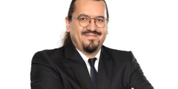 Yalnızlık Fırtınası: Bahadır İçel’in Şiir Yolculuğu