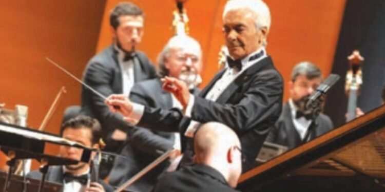 Birleşen Ufuklar: BİFO’nun Beethoven ve Saygun Yorumu İçin Şef Gürer Aykal Yönetiminde Sezgili Bir Akış