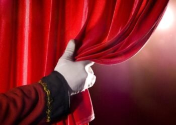 İstanbul’un Son Beyzadeleri ve İnsancıklar: TDT Sahnesinde İki Güncel Prodüksiyon